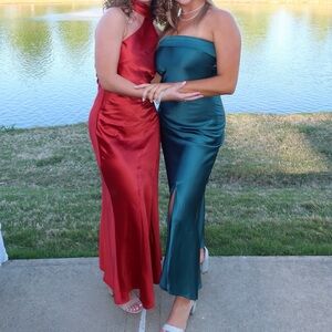 Hello Molly formal dress. Size small. Red.